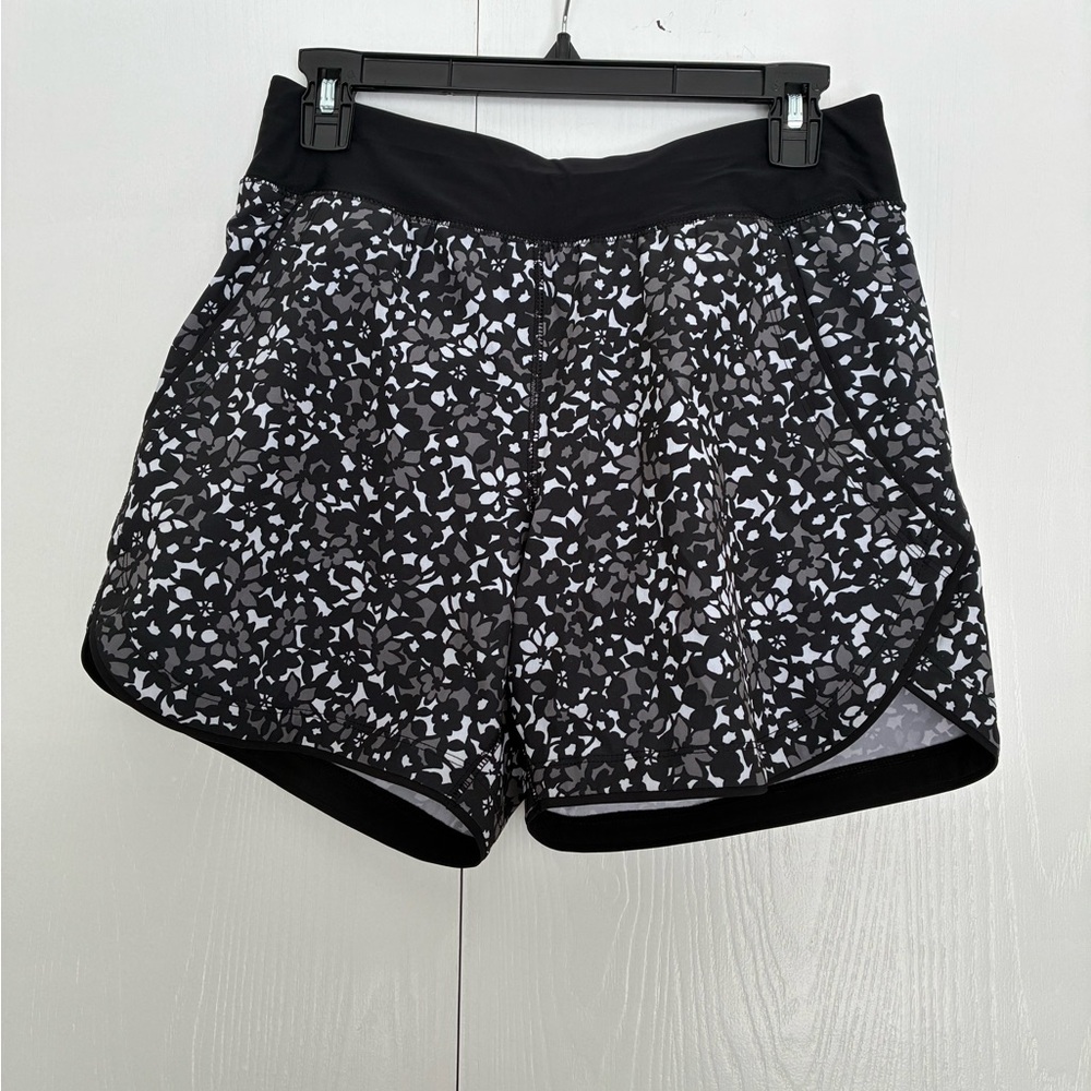 Lands' End Women's Swim Shorts With Pockets.  Black and White floral.
